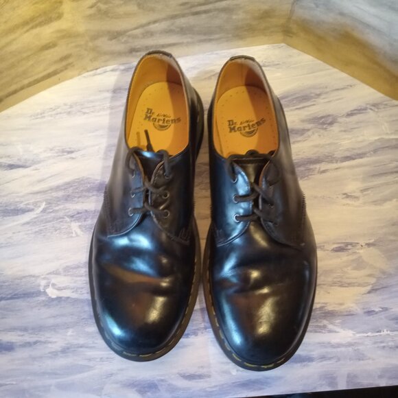 Dr. Martens Low Top Black  Men size 10M main image 8